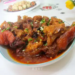 Godmother steamed pig elbows
