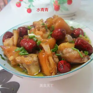 Red dates steam pig feet