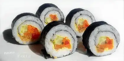 Meat pine sushi