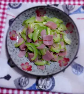 Scrambled sausage