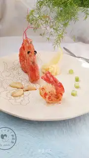 South American red shrimp with mashed potatoes