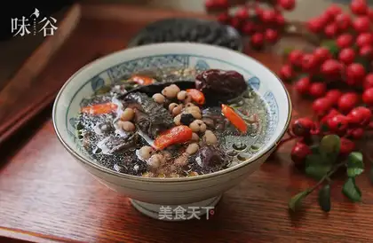 Black Bean-head chicken soup