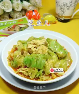 Beef sauce, fried cabbage
