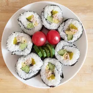 Tuna sushi