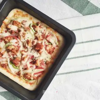 Chicken ham pizza in Orleans