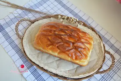 Refrigerated liquid seeded net bread