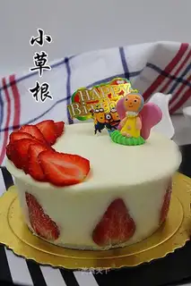 Yogurt strawberry mousse
