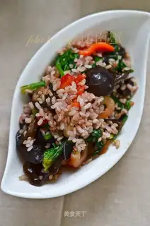 Red rice salad