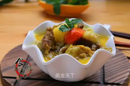 Curry-cracked potatoes and oxen