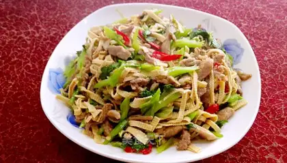 Cream bean-skined meat