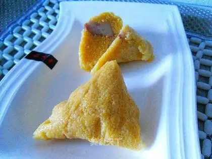 Yellow rice dumplings