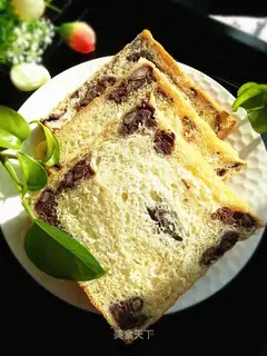 Red bean pie