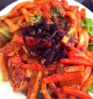 Hot fried rice cake