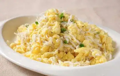 Silver fish fried eggs