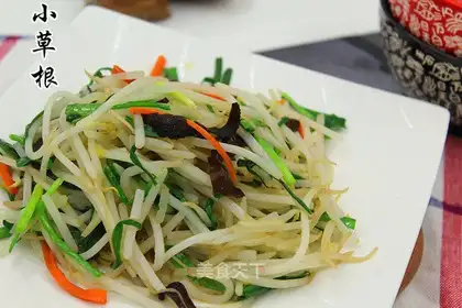 A green bean sprouts of cranberry