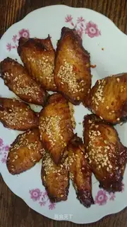 Hot-cooked chicken wings