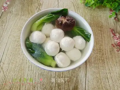 Clear the soup fish balls
