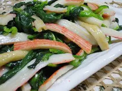 stir-fried crab stick with spinach