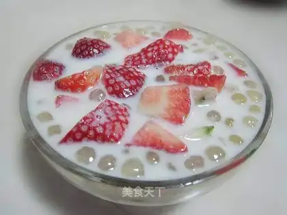 Strawberry milk sago dew