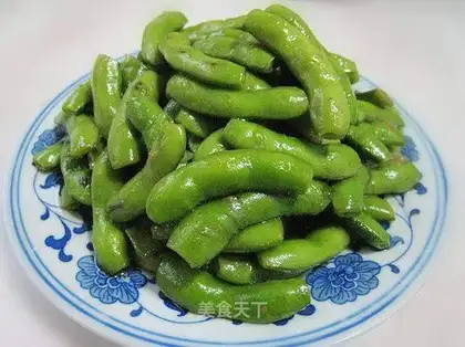 Green soybean clip