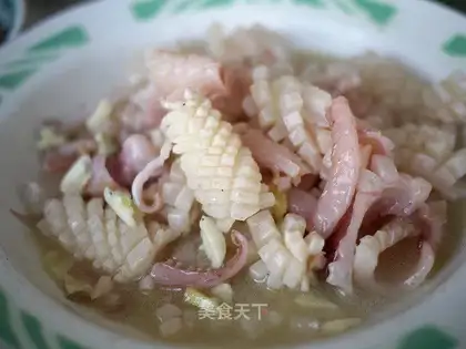 stir-fry steamed squid