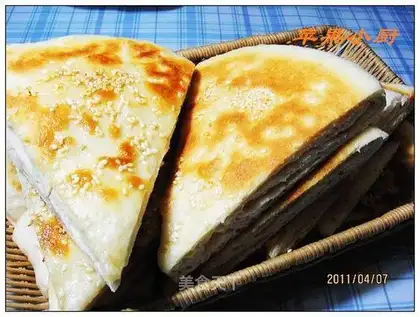 Home-cooked sesame cake