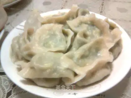 Steamed dumplings filled with leek and egg