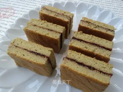 Matcha blueberry cake