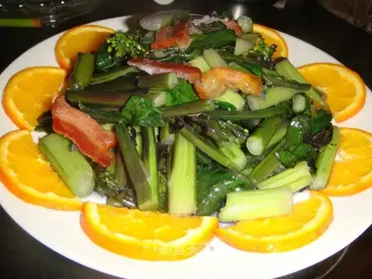 stir-fried red vegetable moss with bacon