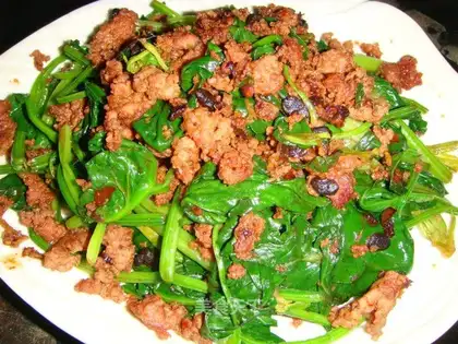 Minced pork and spinach