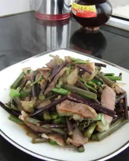 stir-fried bacon with bracken