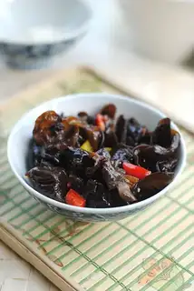 Black fungus salad