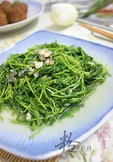 Red bean sprouts in soup