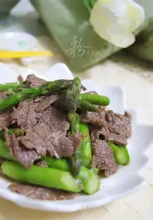 stir-fried beef with asparagus