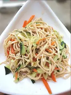 Shredded bean skin with cold salad