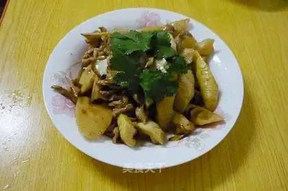 stir-fried pork with fresh bamboo shoots
