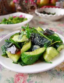 Preserved egg patting cucumber