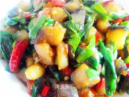 diced leek and tomato with fish flavor