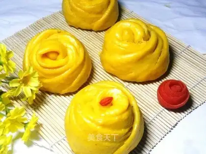 Pumpkin flower bun