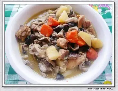 Stewed chicken legs with mushroom