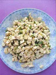 Shallots mixed with tofu