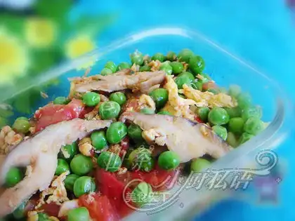 stir-fried mushrooms and peas