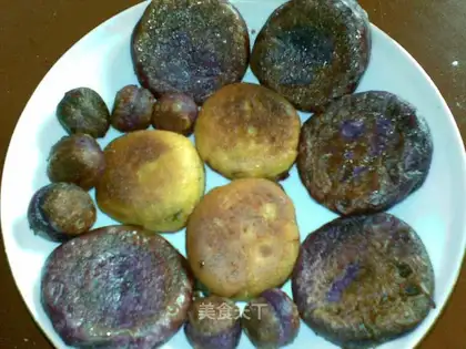 Purple potato sesame cake