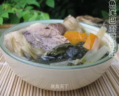 Pork bone soup with dried vegetables