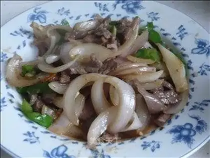 stir-fried beef with onions
