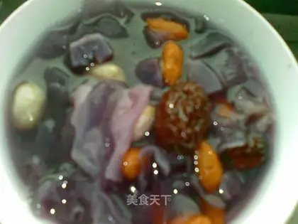 Purple sweet potato and white fungus soup
