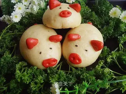 Piggy Bean Bun