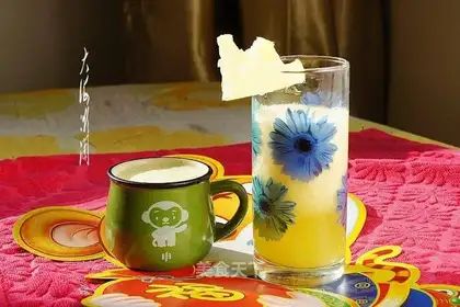 Apple pineapple shake