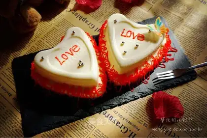 Heart-shaped yogurt mousse