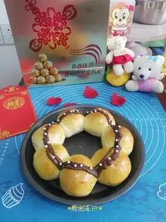 Chocolate bouquet bread